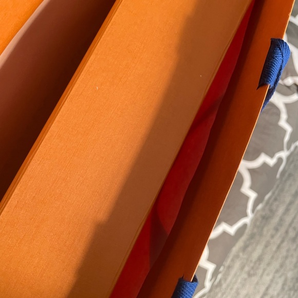 Louis Vuitton messenger bag large for men. - Picture 4 of 7